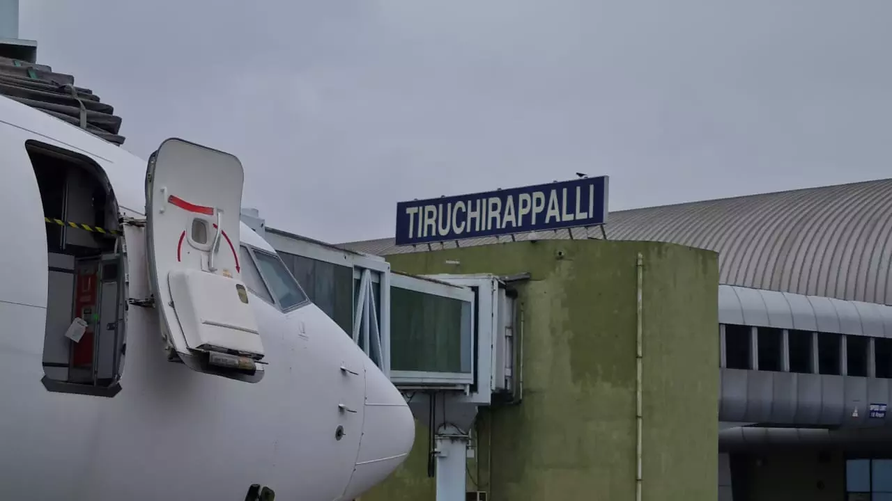 Cargo customs facilities were established at many airports leading to the start of perishable cargo export from these points, including from Trichy airport Cargo customs facilities were established at many airports leading to the start of perishable cargo export from these points, including from Trichy airport