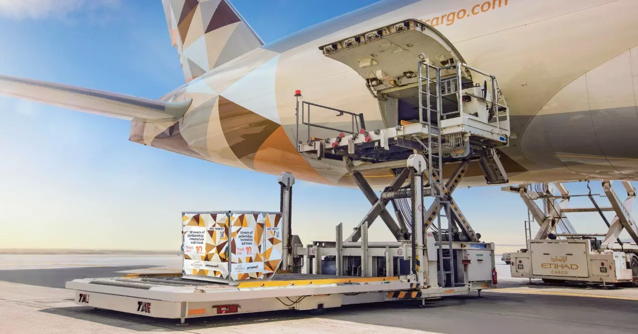 Etihad Cargo renews contract with Jettainer
