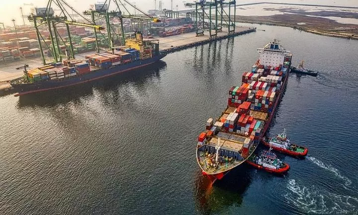 Containers handled at U.S West Coast ports decline in 4/6 months