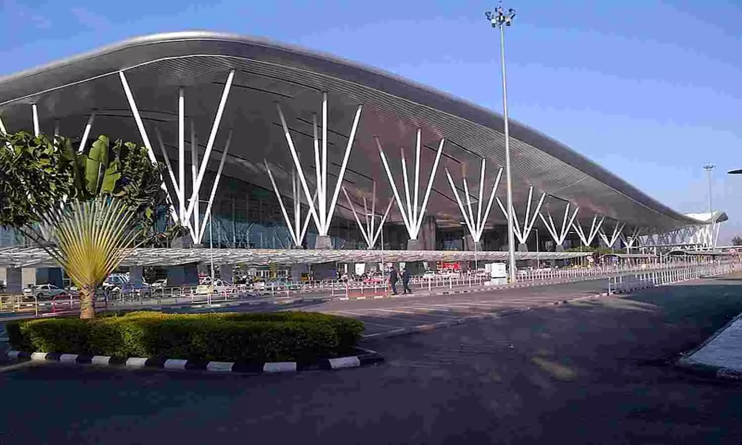 In FY22, 33 cargo freighter planes delivered perishable supplies from BLR Airport to 85 overseas destinations. In FY22, 33 cargo freighter planes delivered perishable supplies from BLR Airport to 85 overseas destinations.