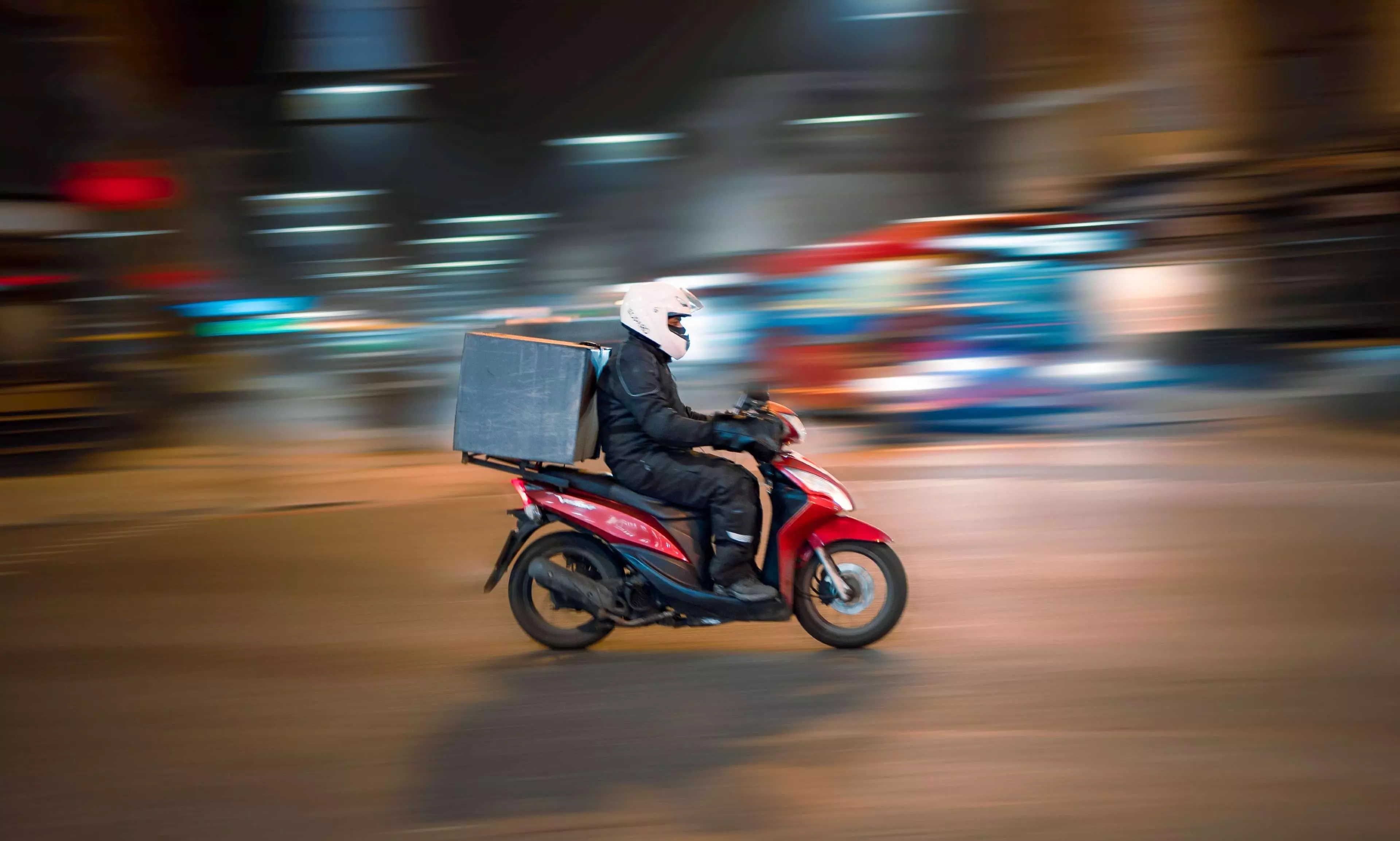 How to navigate last-mile delivery complications and ensure customer satisfaction How to navigate last-mile delivery complications and ensure customer satisfaction