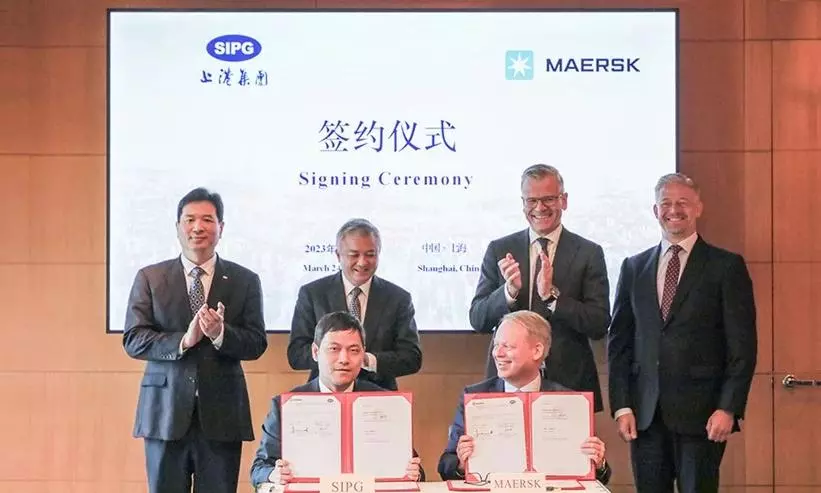 Maersk, Shanghai Port Group sign deal for green methanol bunkering Maersk, Shanghai Port Group sign deal for green methanol bunkering