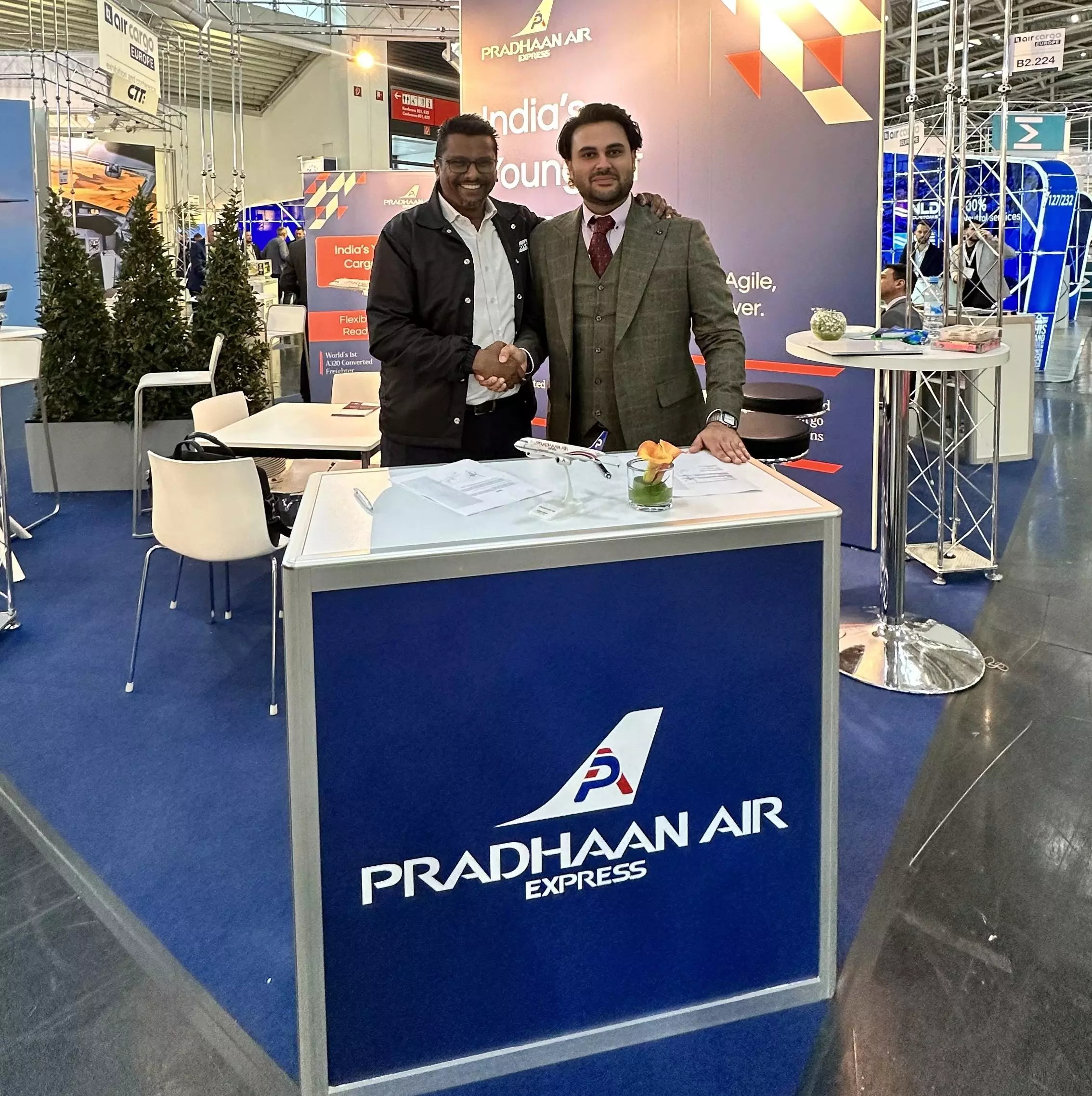 Francis Antony, Group Head Cargo Commercial, Teleport and Nipun Anand, founder and CEO, Pradhaan Air Express signing the MoU at air cargo Europe in Munich Francis Antony, Group Head Cargo Commercial, Teleport and Nipun Anand, founder and CEO, Pradhaan Air Express signing the MoU at air cargo Europe in Munich