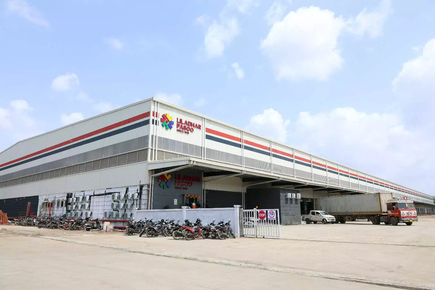 LP Logiscience inaugurates Grade A warehouse with 5 Lakh sq ft storage space in Bhiwandi LP Logiscience inaugurates Grade A warehouse with 5 Lakh sq ft storage space in Bhiwandi