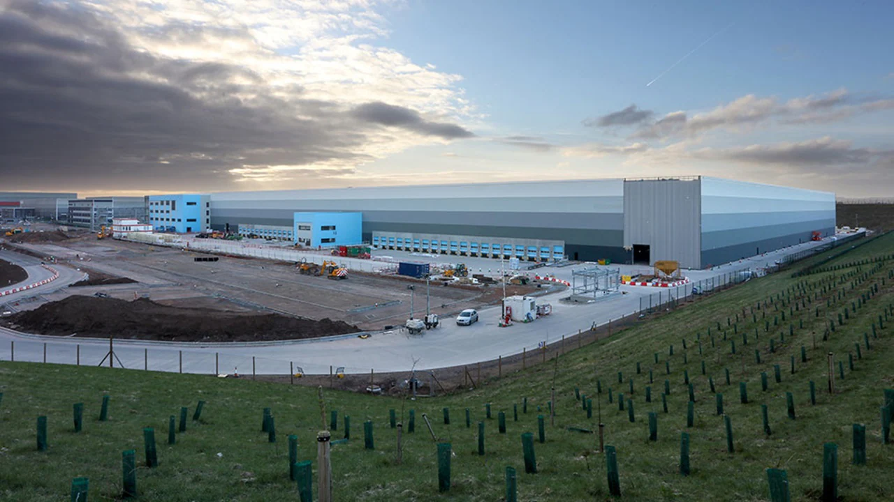 Maersk deploys AI-enabled robotic solution in UK warehouse Maersk deploys AI-enabled robotic solution in UK warehouse
