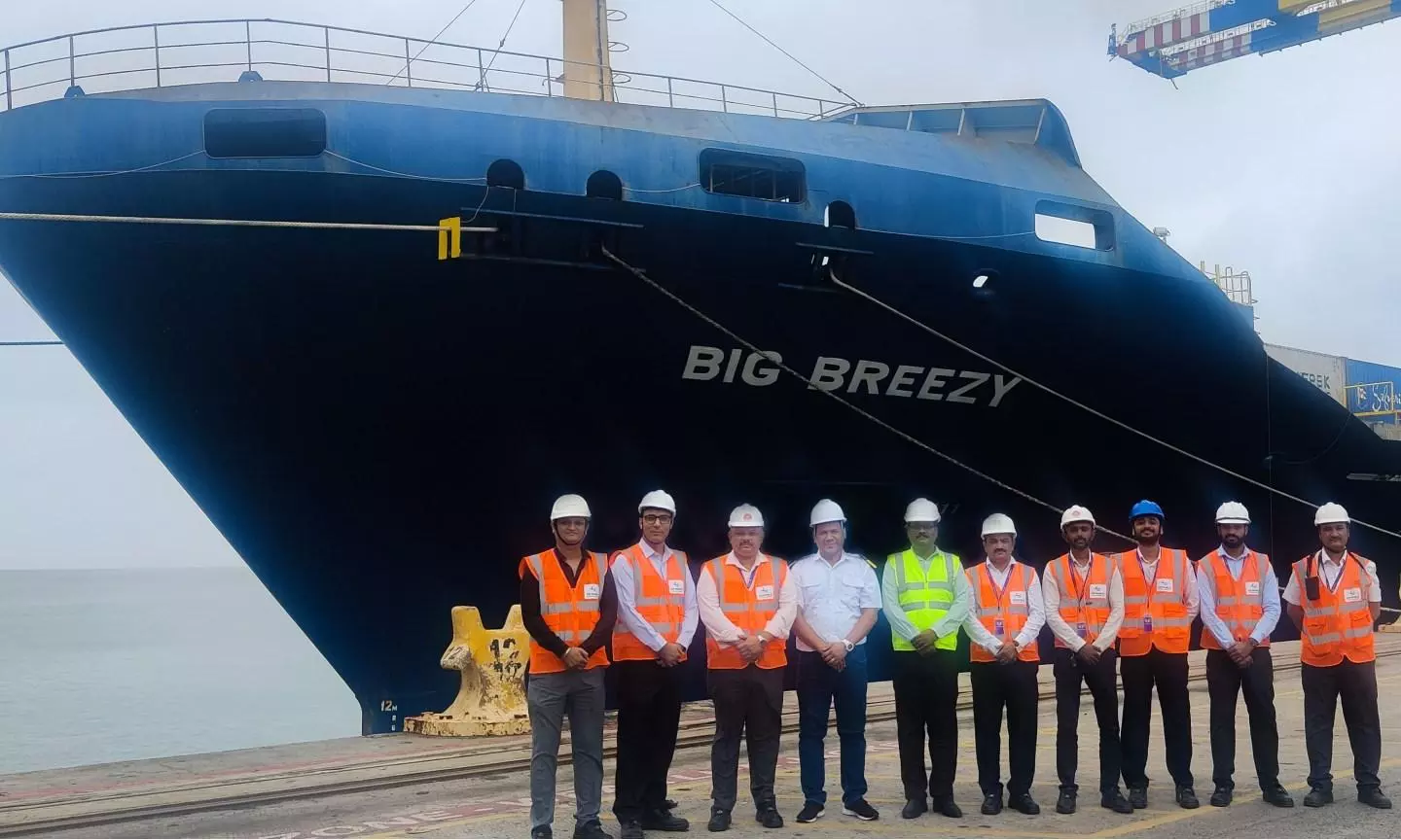 DP World Nhava Sheva, Mundra hosts WAN HAI-Unifeeder Middle East service