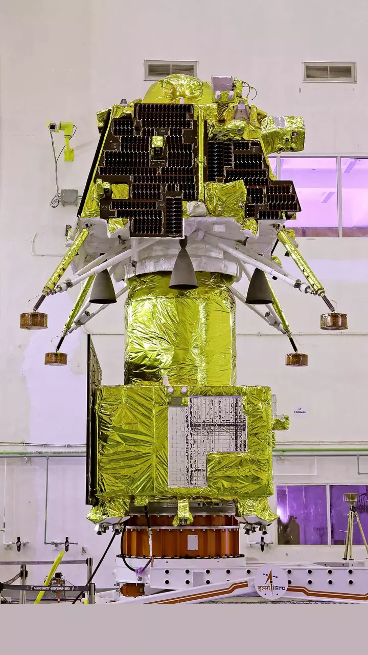 Reaching for the moon: Supply chain viewpoint on Chandrayaan-3