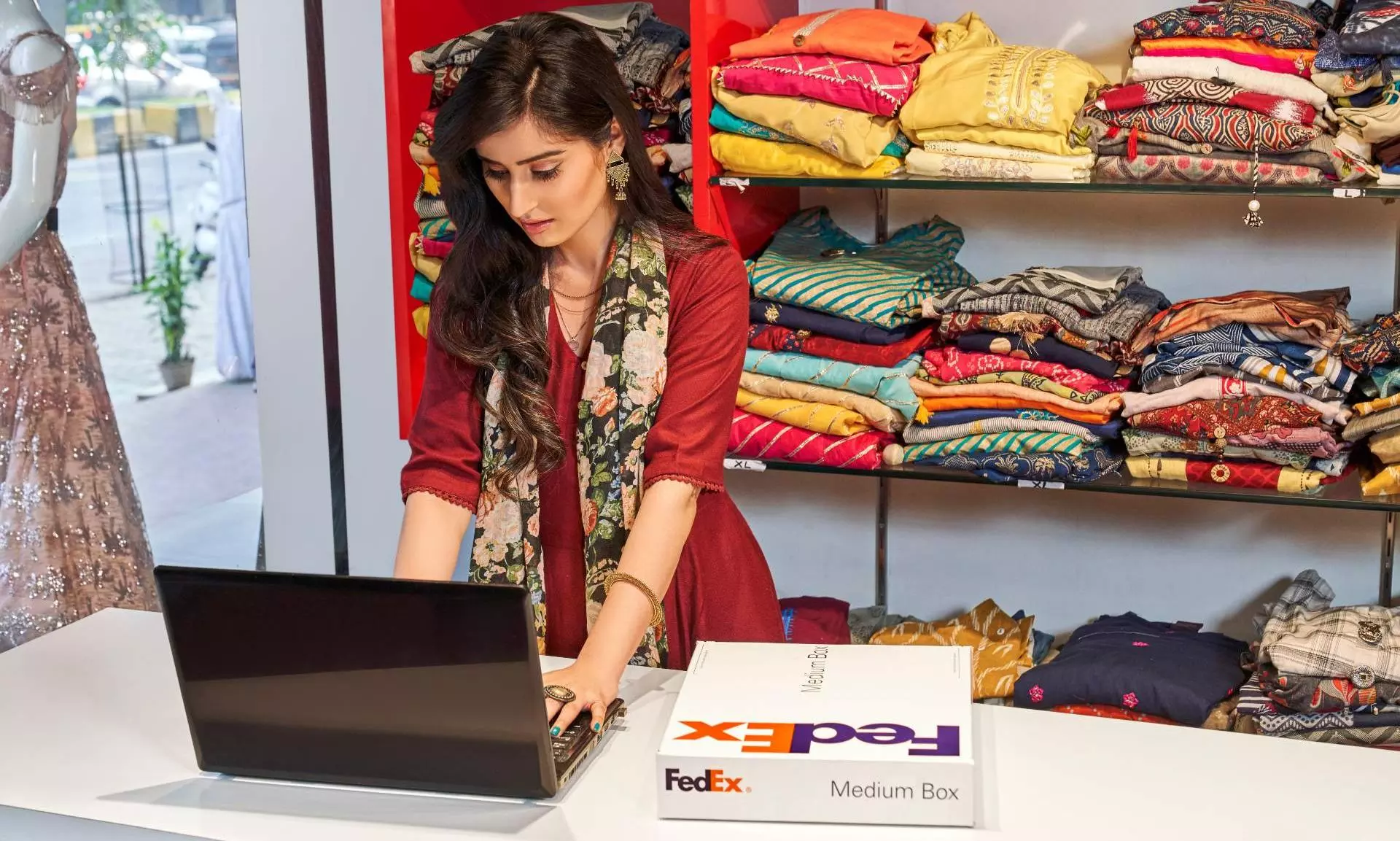 FedEx enhances shipping experience for e-tailers in India