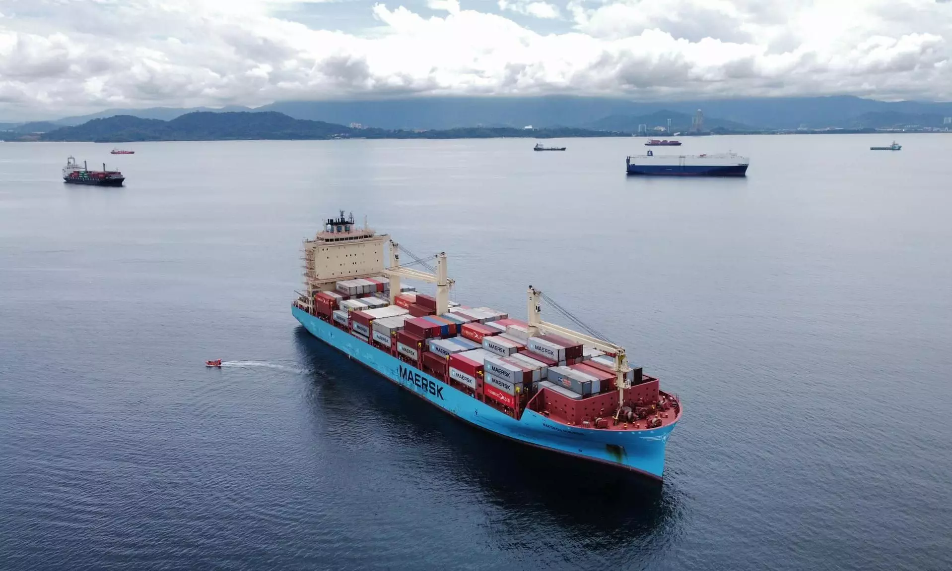 Maersk, Hapag halt Red Sea movements after attack