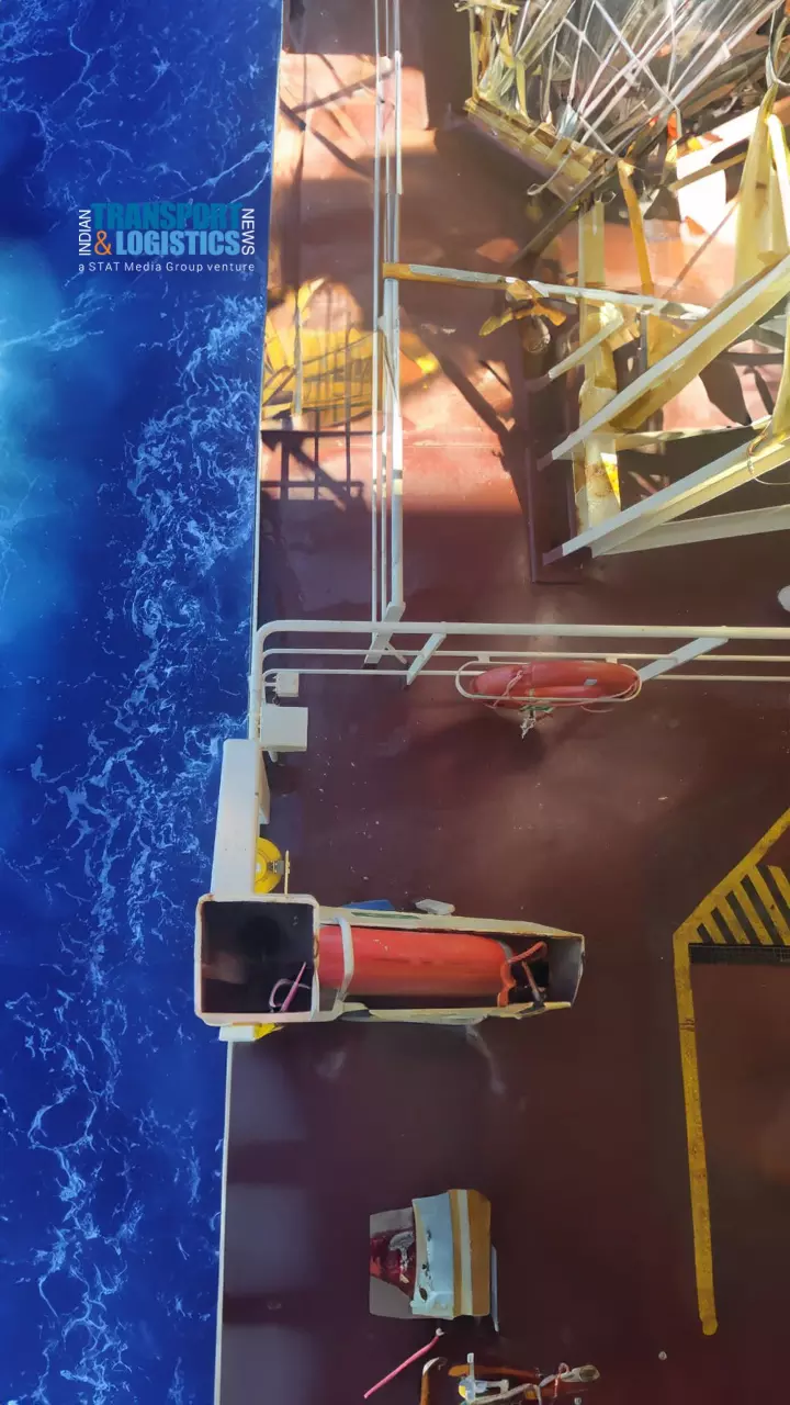 Maersk employees deliver fresh water from vessels to ports