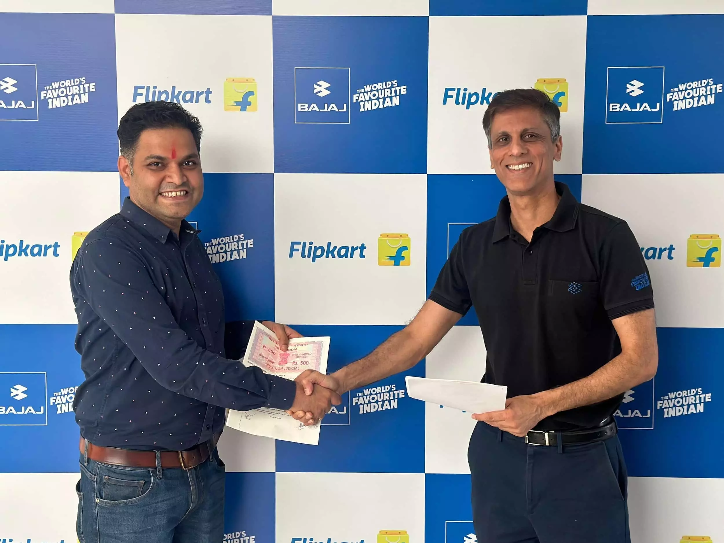 (From left): Hemant Badri, Senior Vice President and Head of Supply Chain, Customer Experience & Re-Commerce, Flipkart Group and Samardeep Subandh, President (Intracity Business Unit), Bajaj Auto (From left): Hemant Badri, Senior Vice President and Head of Supply Chain, Customer Experience & Re-Commerce, Flipkart Group and Samardeep Subandh, President (Intracity Business Unit), Bajaj Auto