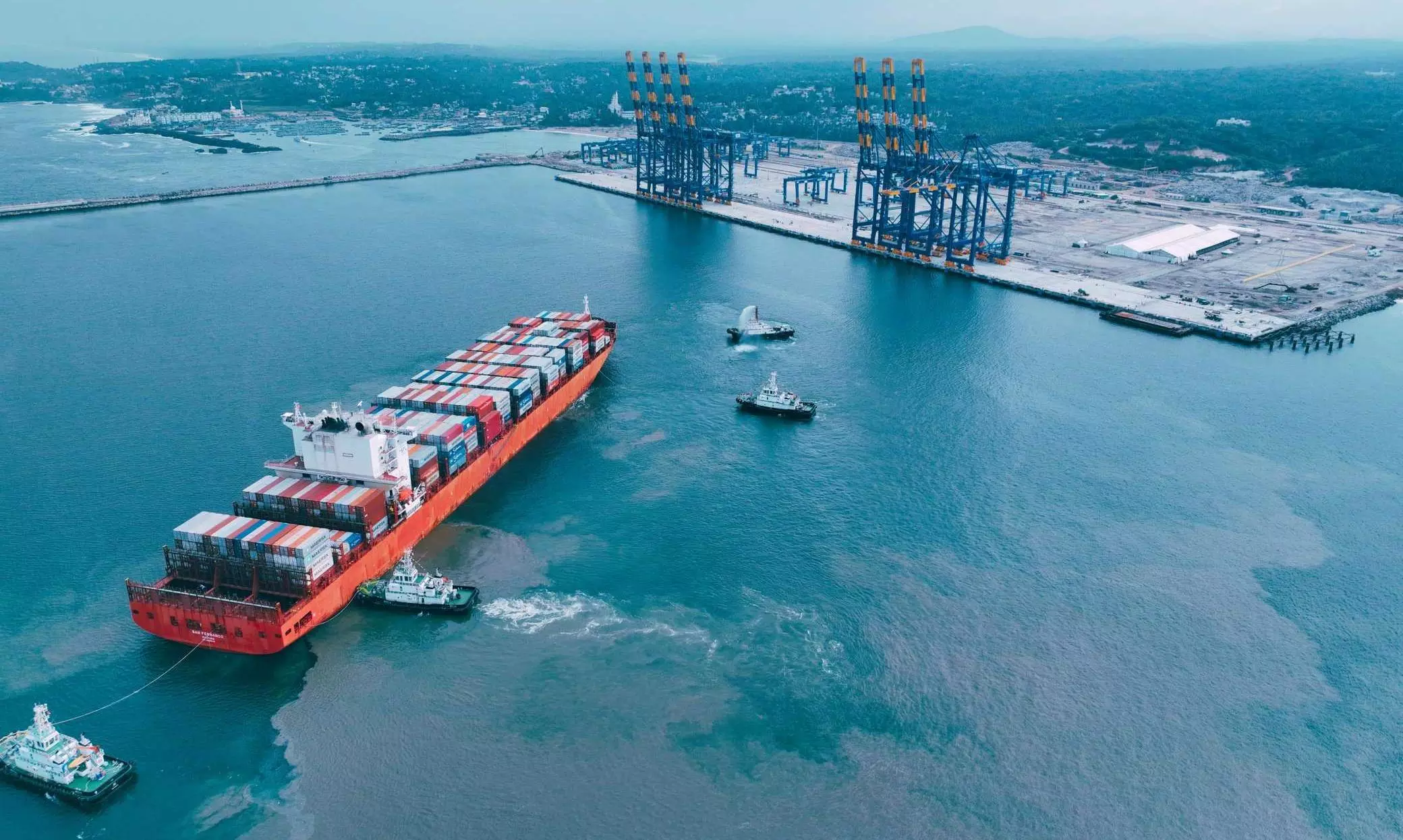 vizhinjam-port-receives-first-container-ship