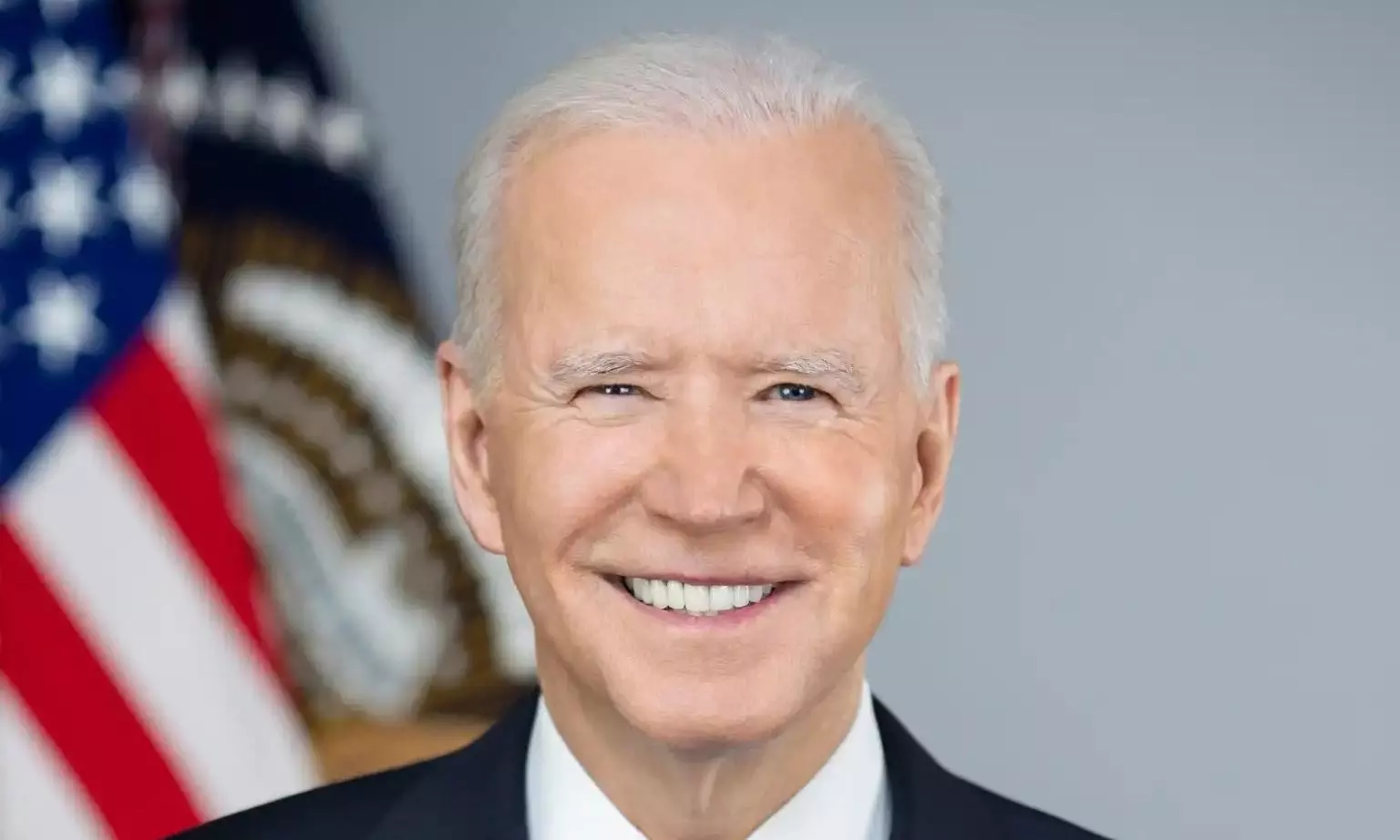 Biden asks ocean carriers to present fair offer, backs port workers Biden asks ocean carriers to present fair offer, backs port workers