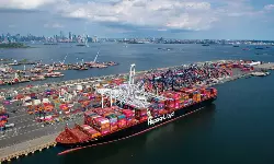 Strike continues at U.S. East Coast ports, focus shifts to capacities Strike continues at U.S. East Coast ports, focus shifts to capacities