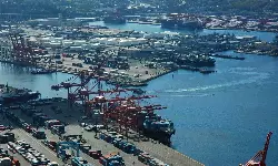 US East Coast port workers get ready for tough talks on automation US East Coast port workers get ready for tough talks on automation