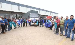 GreenLine deploys 25 LNG-powered trucks for Flipkart GreenLine deploys 25 LNG-powered trucks for Flipkart