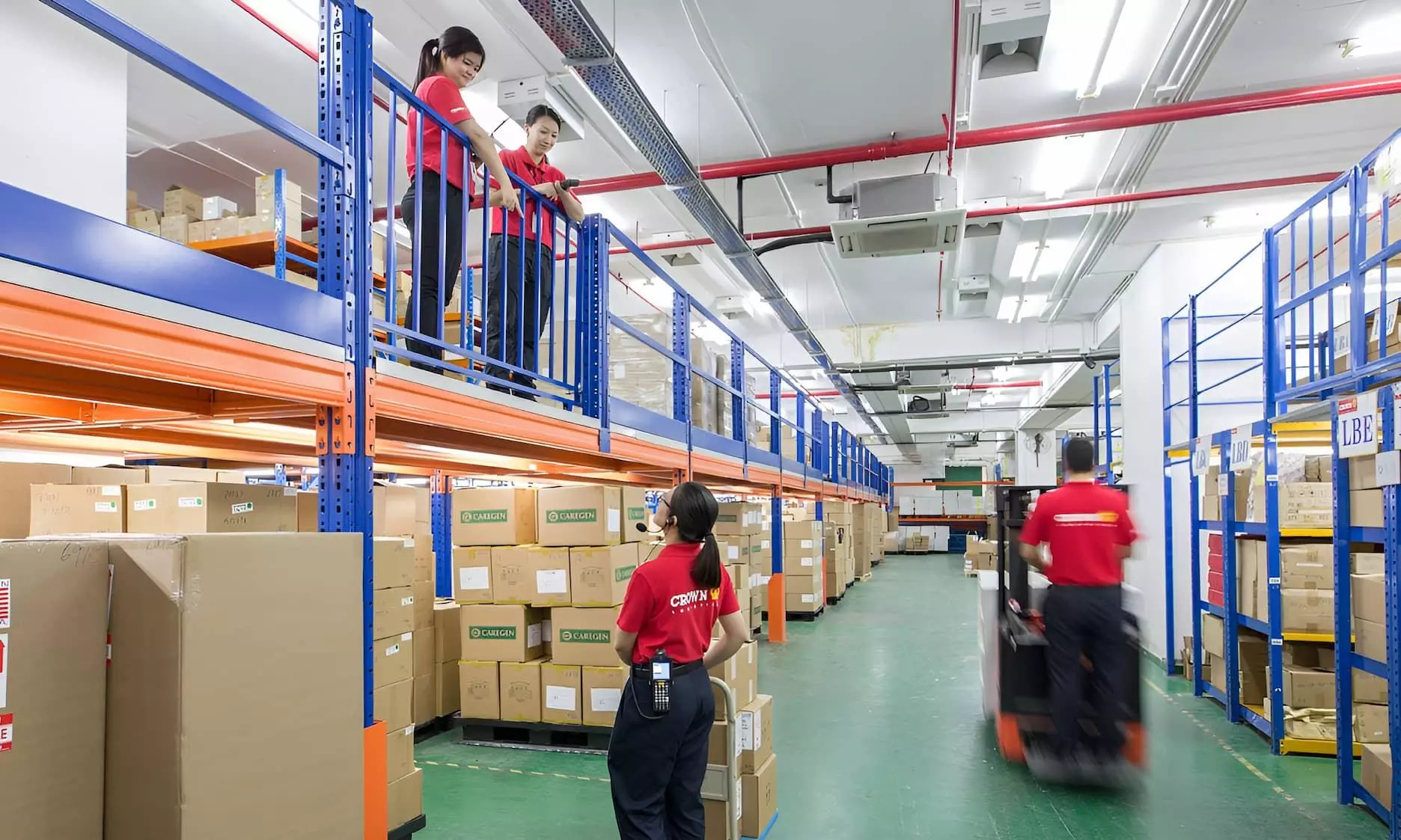 Women on the move in logistics and warehousing Women on the move in logistics and warehousing