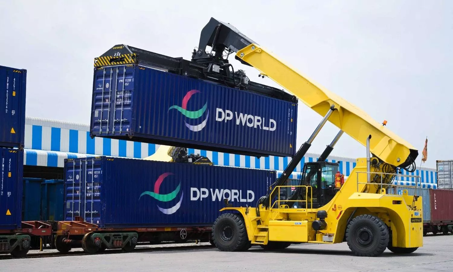 DP World starts Gujarat-Kolkata rail services to boost east-west trade DP World starts Gujarat-Kolkata rail services to boost east-west trade