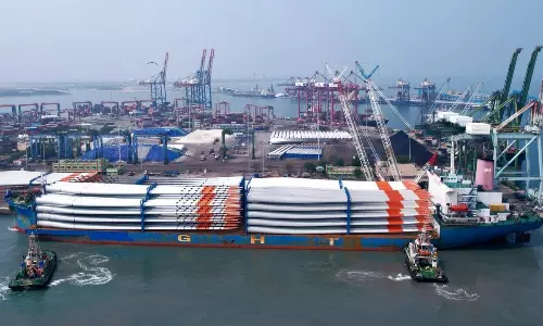MV GHT MARINAS berths at VOC Port with 103 windmill blades