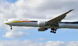 Jet Airways B777-300ER (VT-JEU) on final approach to runway at London Heathrow in July 2017. (Photo: Wikimedia Commons)