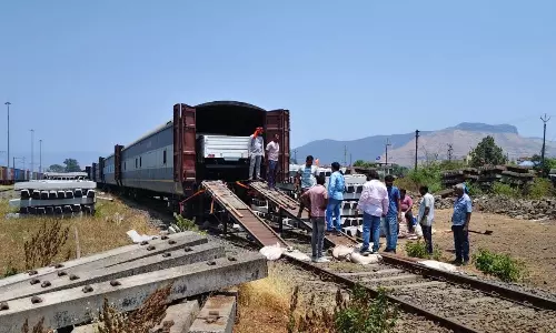 Central Railway begins automobile loading at Igatpuri shed