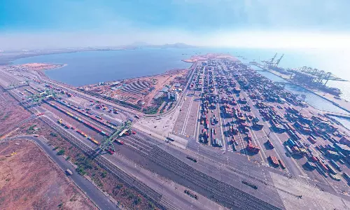 JNPA pushes direct delivery, rail evacuation to ease container pile-up JNPA pushes direct delivery, rail evacuation to ease container pile-up