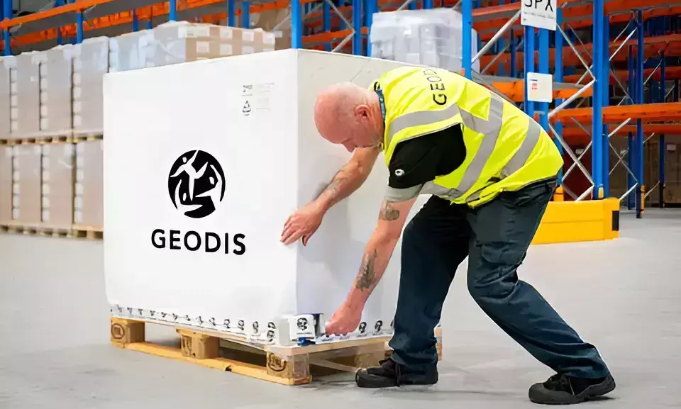 GEODIS trials sustainable thermal covers for pharma airfreight