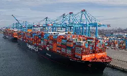 Hapag-Lloyd takes 25% stake in Rotterdam’s Maasvlakte II Hapag-Lloyd takes 25% stake in Rotterdam’s Maasvlakte II