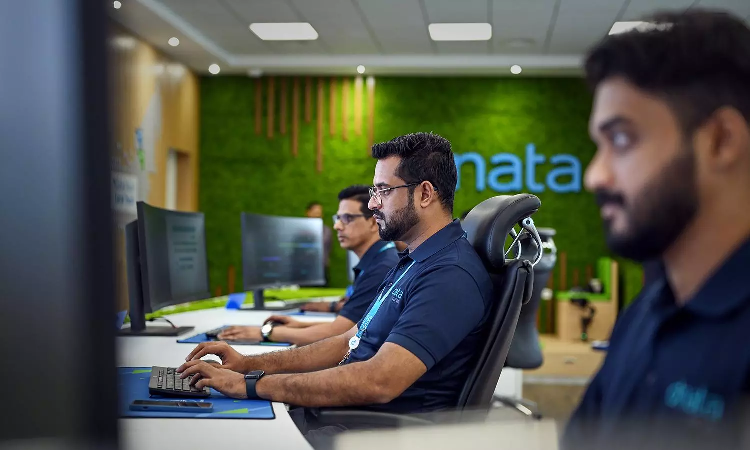 dnata strengthens Dubai cargo operations with CICC dnata strengthens Dubai cargo operations with CICC