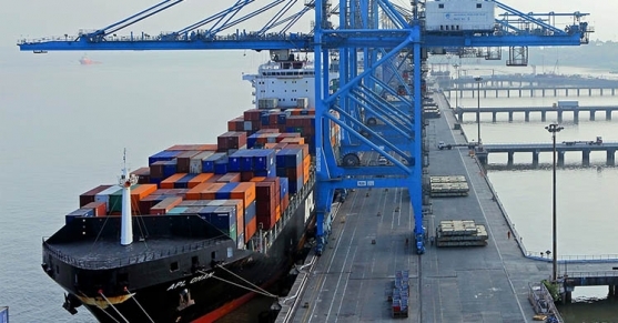 12 players in race for a 30-year deal to operate JNPT container terminal 12 players in race for a 30-year deal to operate JNPT container terminal