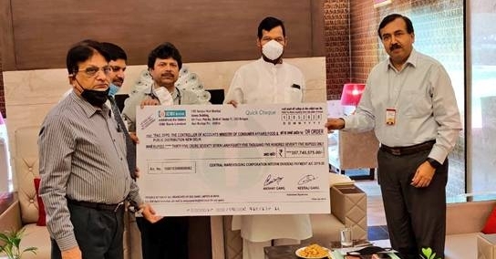 The CWC managing director Arun Kumar Shrivasatava handed over the dividend cheque of Rs 35.77 crore.