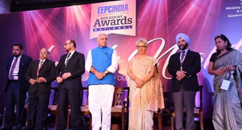 Minister of state of commerce & industry CR Chaudhary and commerce secretary Rita A Teaotia at EEPC India National Awards