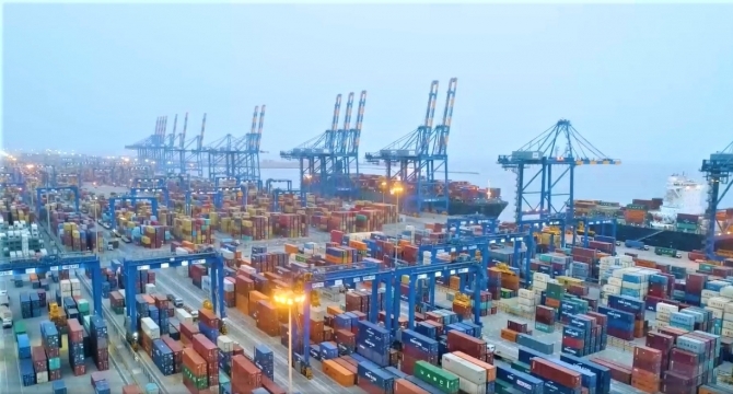Mundra Port, Gujarat (Photo: Adani Ports) Mundra Port, Gujarat (Photo: Adani Ports)