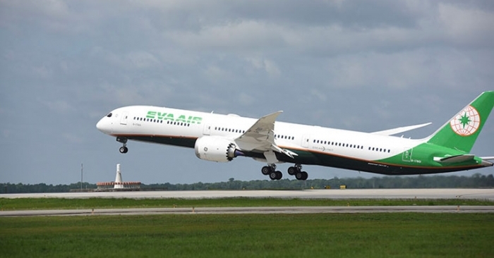 EVA Airs 787-10 is the largest member of the fuel-efficient and passenger-pleasing Dreamliner family.