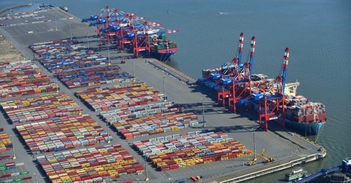 Hapag-Llyod to buy 30% stake in Container Terminal Wilhelmshaven