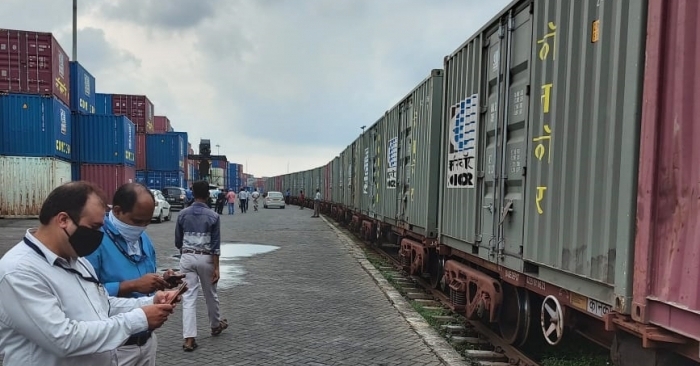 With total 50 containers, the train carried FMCG in 40 and fabrics in 10 while the Indian exporters were Procter &amp; Gamble, Arvind Ltd and Vardhaman Textiles.