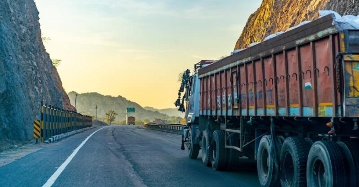 Sequential recovery visible in the logistics sector over Q2-Q4 FY2021, with the improved business activities across the sectors Sequential recovery visible in the logistics sector over Q2-Q4 FY2021, with the improved business activities across the sectors