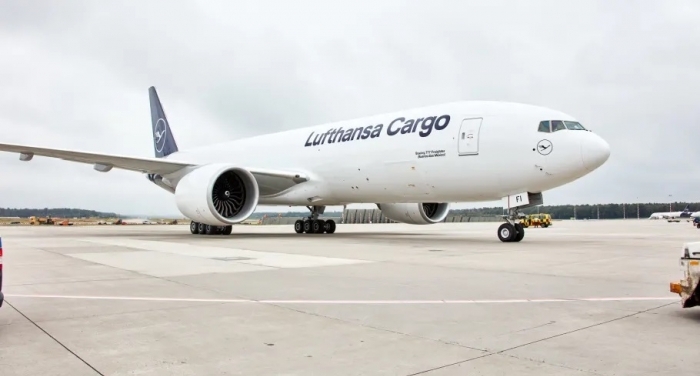 Lufthansa Cargo offers CO2-neutral freight shipments to all customers
