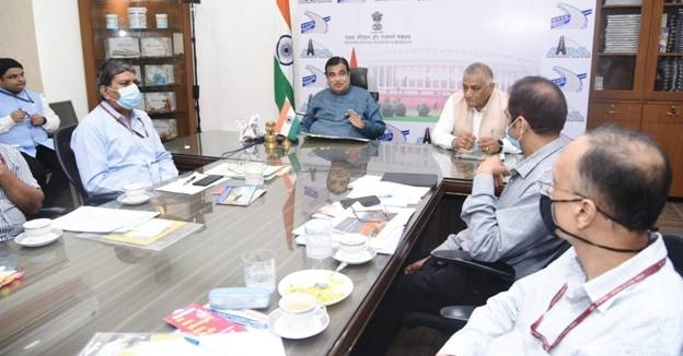 Nitin Gadkari bats for fixing commercial truck drivers%u2019 driving hours