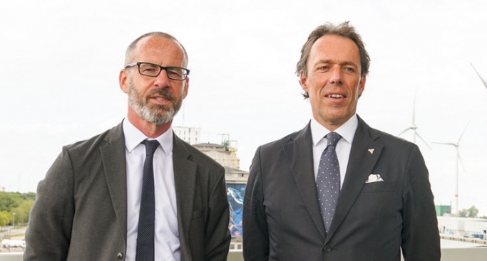 British ambassador Martin Shearman and Jacques Vandermeiren, CEO of Port of Antwerp during the former&#039;s visit to the port.