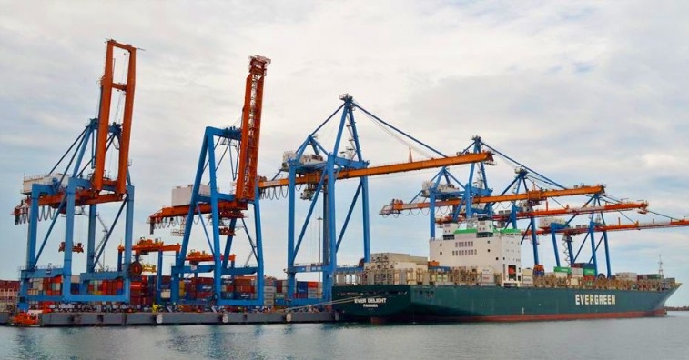 VCT handles 2,823 TEUs in 23 hours for the vessel M. V. Ever Delight
