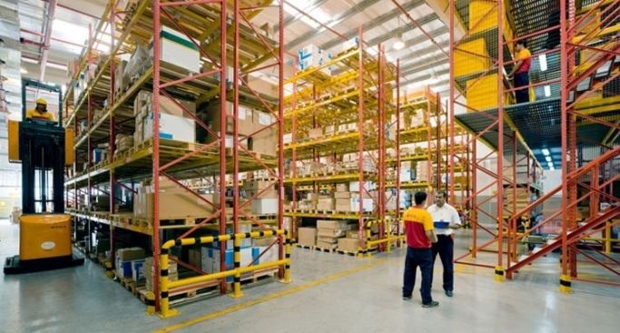 Warehouse supervisors can use real-time operational data to make informed decisions to reduce congestion, improve resource planning and allocate workload.