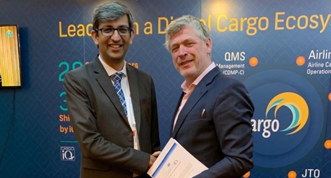 Radhesh Menon, head, product management and strategy, air cargo LoB, IBS Software with Ariaen Zimmerman, executive director, Cargo iQ.