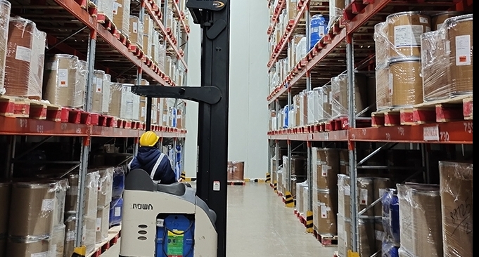 Warehouses today are tech-driven hubs using WMS, guided vehicles for stacking and related services and blockchain-linked IoT devices so that the entire delivery process is seamless.